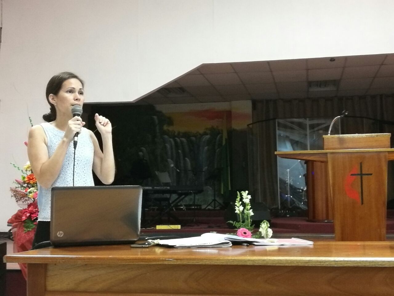 Charla sobre los programas de educación sexual del MEP