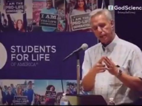 Doctor Ginecólogo explica un aborto y el sufrimiento del bebé